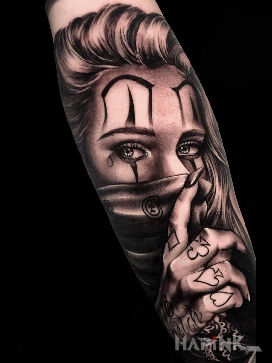 Tattoo Dziewczyna w chuście in 3D motif and realistic style on the forearm