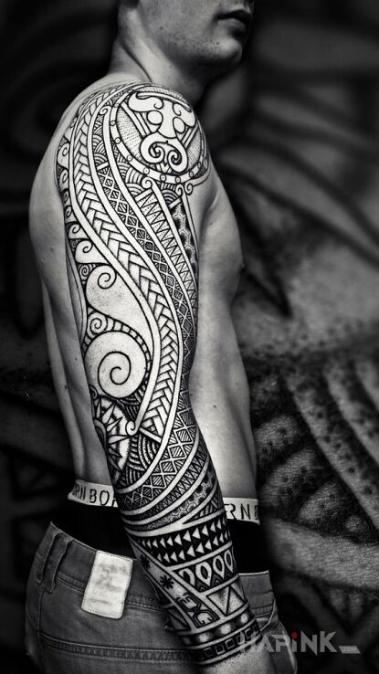 Tattoo Polinezja po raz kolejny in black and gray motif and Polynesian style on the forearm
