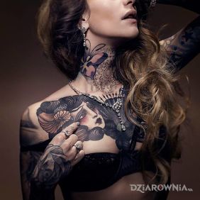 Tatuaż Szatynka z fajnymi tatuazami na szyi motyw: motyle