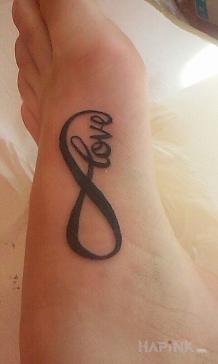 Tattoo Szczęśliwa że go w końcu mam in lettering motif on the foot