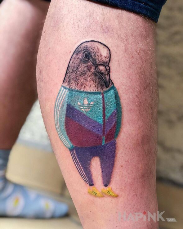 Tattoo Gołąb dres ? in colorful motif and newschool style on the calf