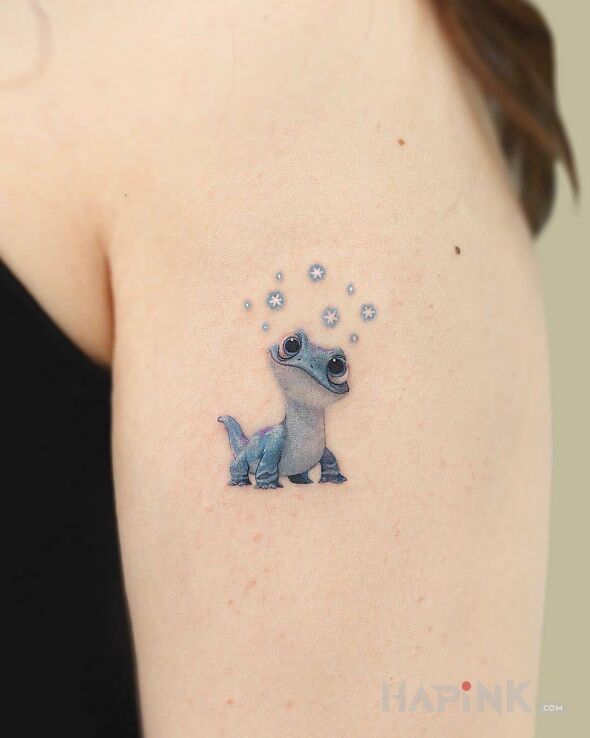 Tattoo Mała jaszczurka ❤❤❤ in animals motif and cartoon / comic book style on the upper arm