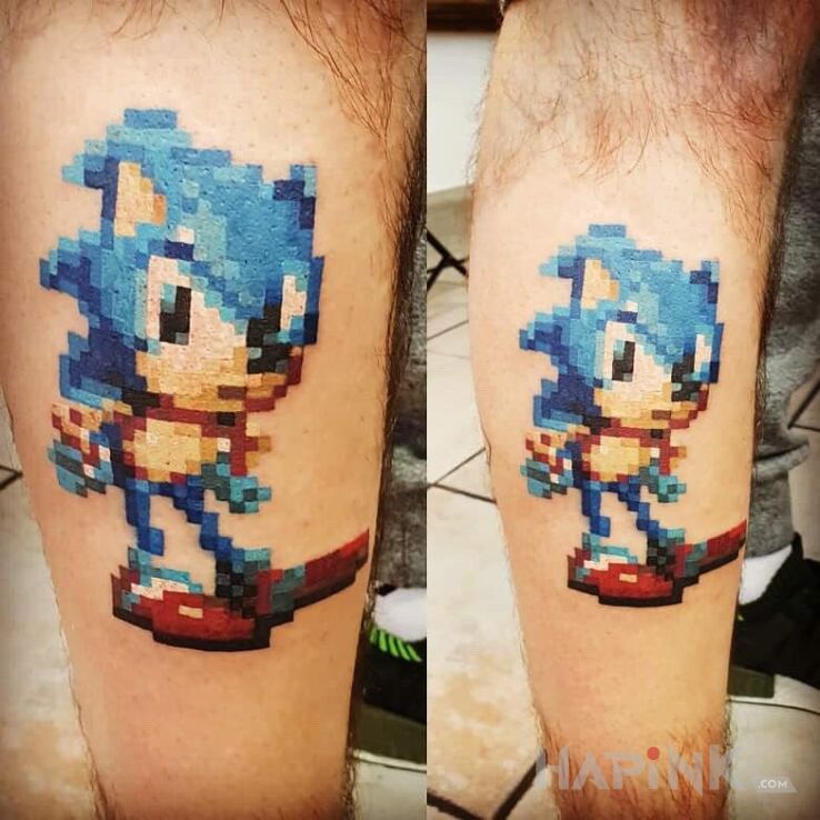 Tattoo Pixel Sonic in colorful motif on the calf