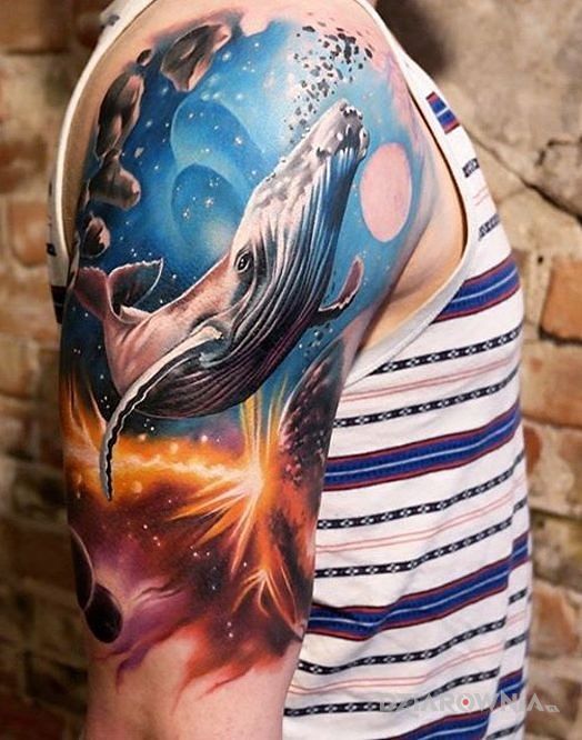 Tatuaż waleń w kosmosie w motywie 3D na ramieniu