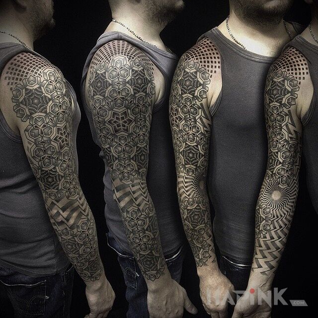 Tattoo Wzorzysty rękaw in sleeves motif on the forearm
