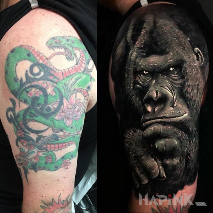 Tattoo Przyjemniaczek z tego goryla in animals motif and realistic style on the upper arm