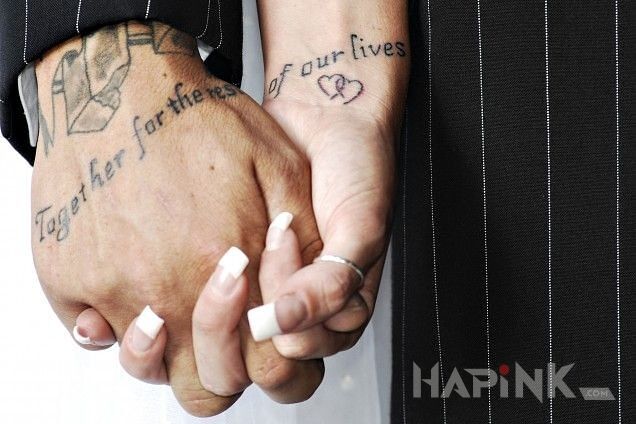 Tattoo Miłosna dziara in Love motif on the wrist