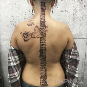 Tattoo Reader on the neck motif: characters style: graphic / illustrative