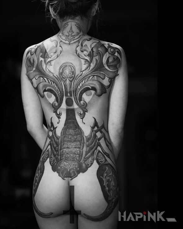 Tattoo Calkiem duzy skorpion in animals motif and realistic style on the back
