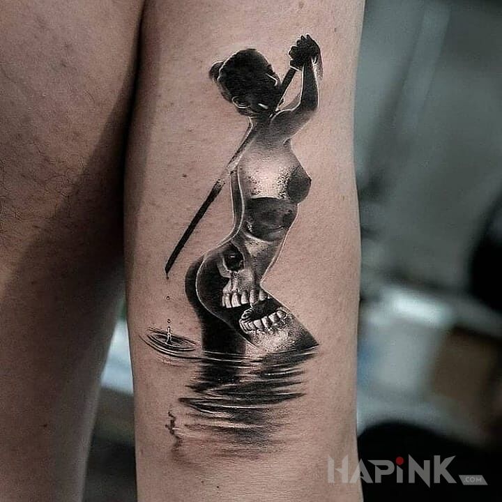 Tattoo Czaszka w sylwetce kobiety in characters motif and realistic style on the upper arm