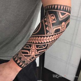 Tatuaż Reka w polinezyjskich tatuazach na ręce motyw: pozostałe styl: polinezyjskie