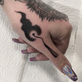 Tattoo Matchstick on the fingers motif: objects style: graphic / illustrative