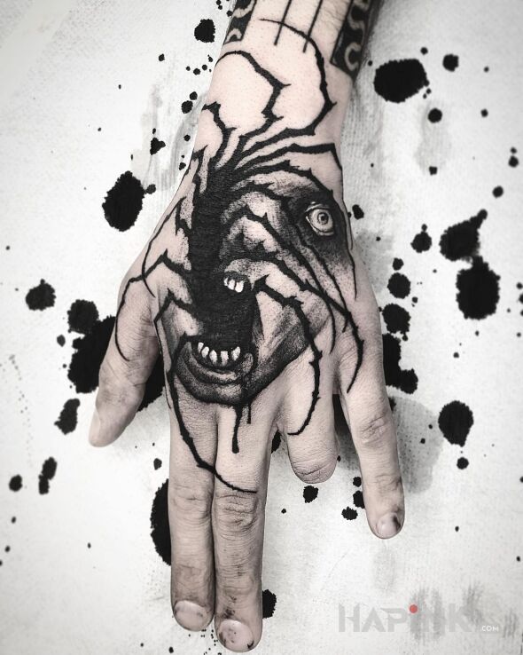 Tattoo Trochę przerażający widok in dark motif and graphic / illustrative style on the hand