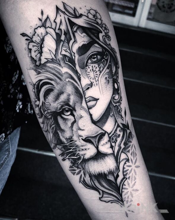 Tattoo Lwia natura drzemiąca w dziewczynie in animals motif and graphic / illustrative style on the forearm