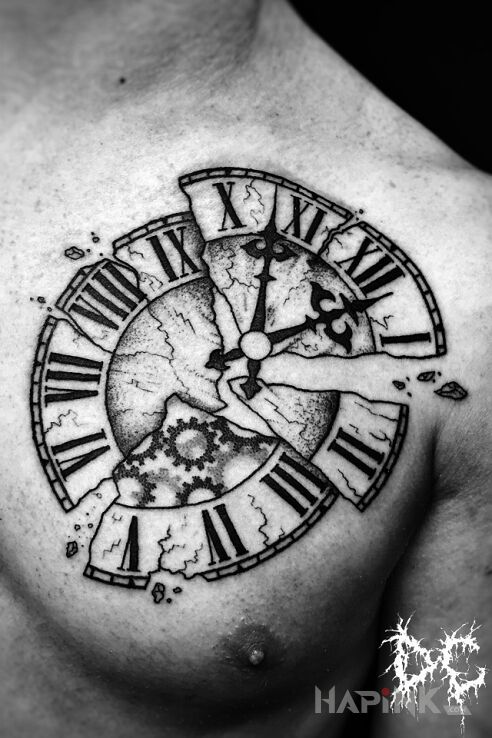 Tattoo Zegar in black and gray motif and graphic / illustrative style on the chest