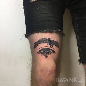 Tattoo Broken bruised forgotten sore on the thigh motif: other style: graphic / illustrative