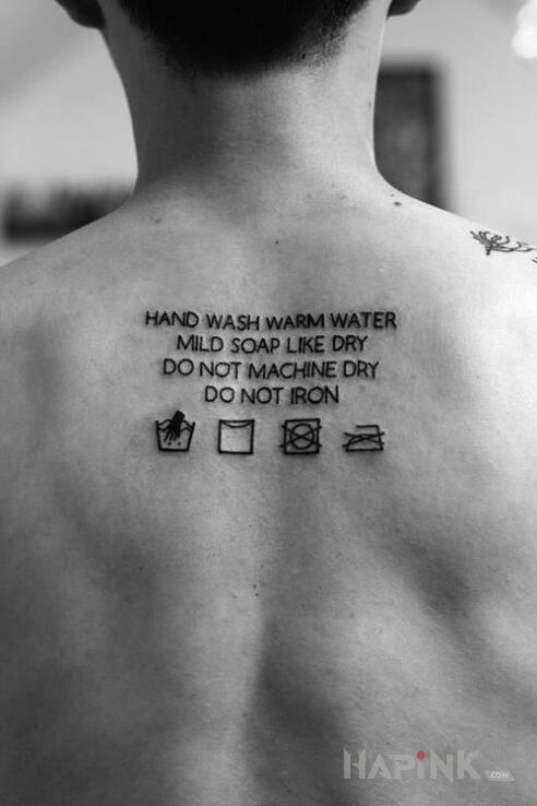 Tattoo Info jak na metce ? in lettering motif and minimalistic style on the back
