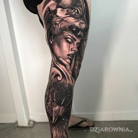 Tatuaż Kobieta i zwierzęta na nodze motyw: nogawki styl: realistyczne