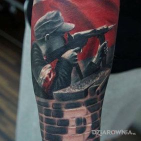 Tatuaż Mały powstaniec na przedramieniu motyw: 3D styl: realistyczne