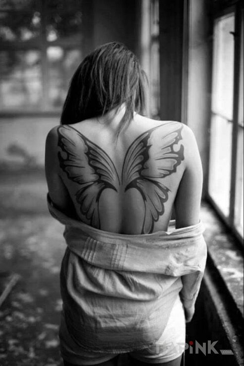 Tattoo Skrzydła motyla in black and gray motif and graphic / illustrative style on the shoulder blades