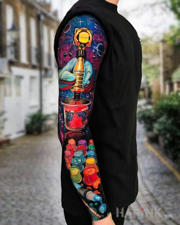 Tattoo Rękaw dla tatuażysty ? in objects motif and realistic style on the upper arm