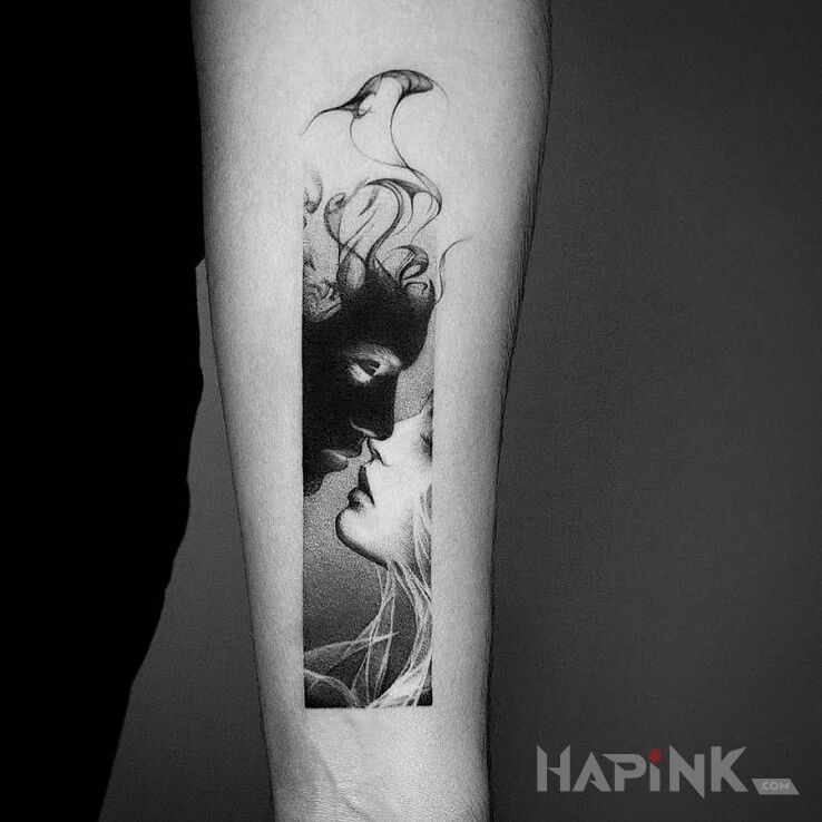 Tattoo Czarno na białym in faces motif and graphic / illustrative style On the arm