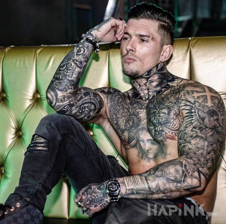 Tattoo Bad boy in animals motif and realistic style on the upper arm