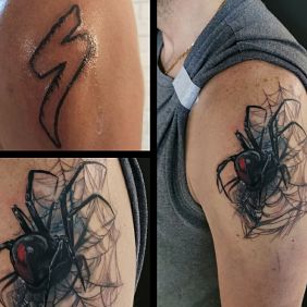 Tatuaż Cover up spider na ramieniu motyw: mroczne styl: realistyczne