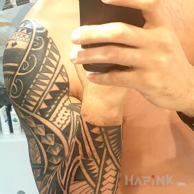 Tattoo POLYNESIA DAVID On the arm motif: black and gray style: Polynesian