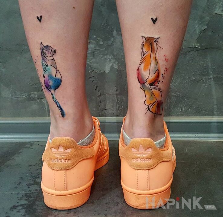 Tattoo Dwa kotki in animals motif on the leg