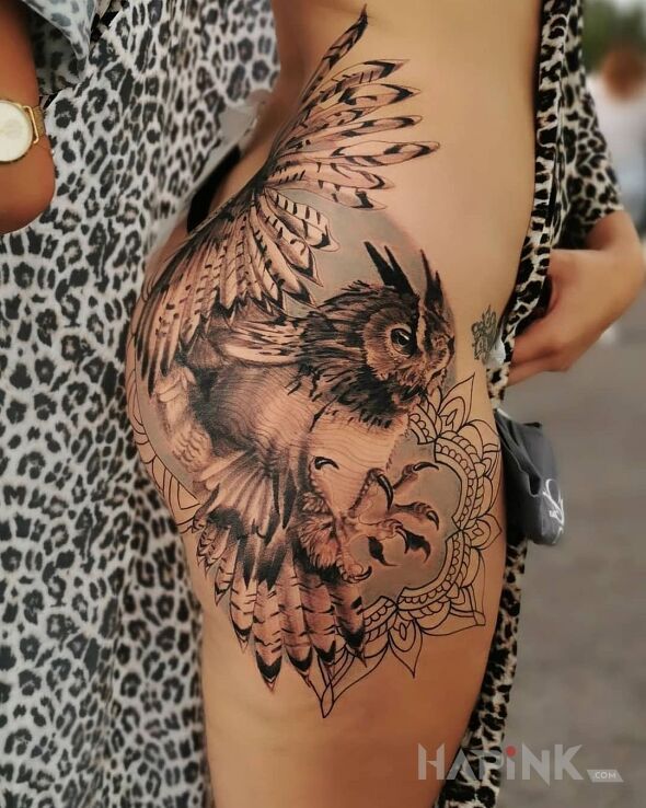 Tattoo Przepiękna sowa in 3D motif and realistic style on the buttocks