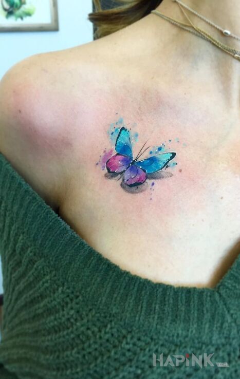 Tattoo Motyl z ładnymi kolorami in butterflies motif and Watercolor style on the chest