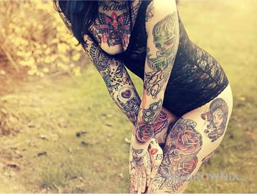 Tatuaż dużo dużo tatuaży w motywie postacie na przedramieniu