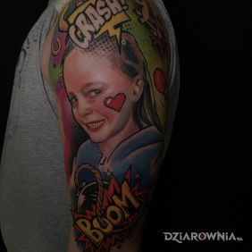 Tatuaż Portret dziecka na ramieniu motyw: twarze styl: surrealistyczne