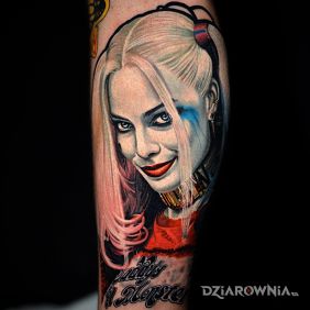 Tatuaż Harley Quinn na przedramieniu motyw: postacie