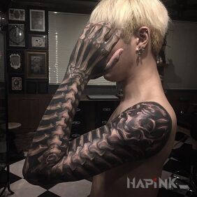 Tattoo Bone sleeve on the forearm motif: sleeves