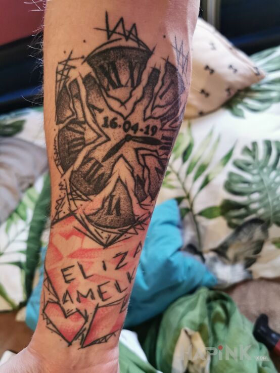 Tattoo Pamięć o Bracie i odpowiedzialność za Jego Dzieci in black and gray motif and graphic / illustrative style on the forearm