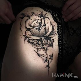Tattoo My femininity on the leg motif: sexy