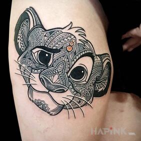 Tattoo Simba on the leg motif: characters