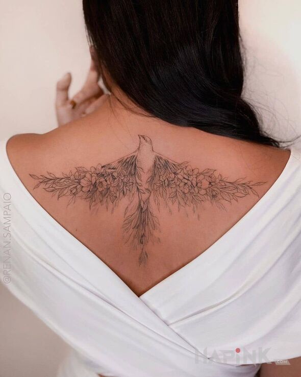 Tattoo Unikalny ptak in animals motif and graphic / illustrative style on the back