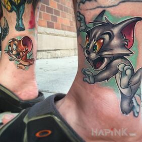 Tattoo Tom and Jerry on the leg motif: characters