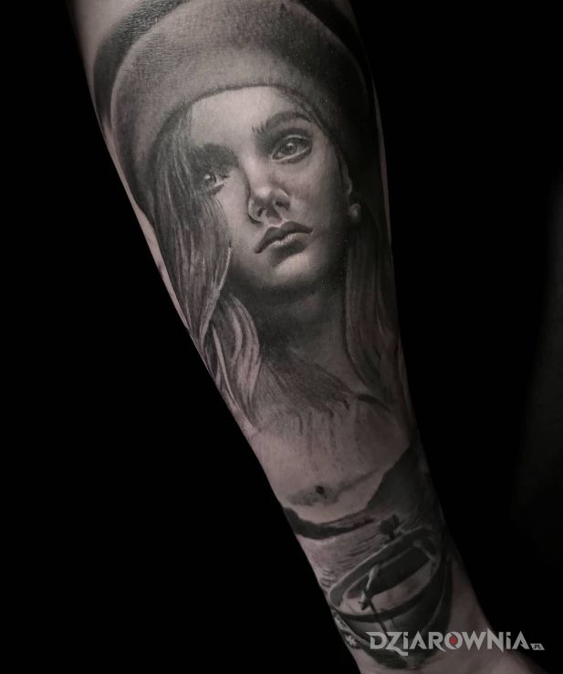 Tatuaż portret dziewczyny w motywie czarno-szare i stylu realistyczne na ręce