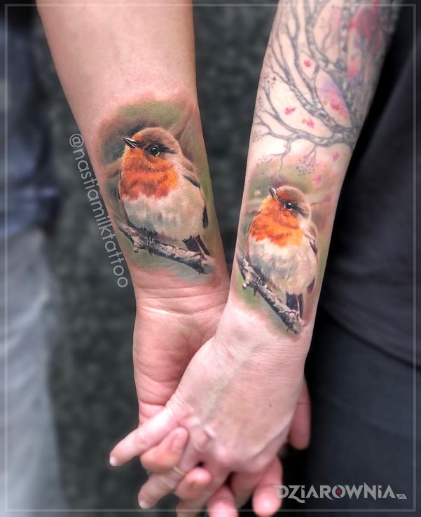 Tatuaż ptaki w motywie zwierzęta i stylu realistyczne na ręce