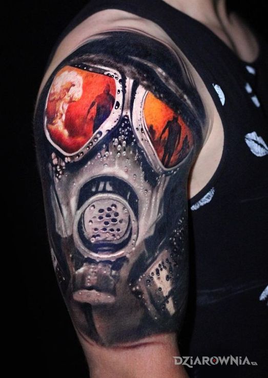 Tatuaż maska w motywie 3D i stylu realistyczne na ramieniu