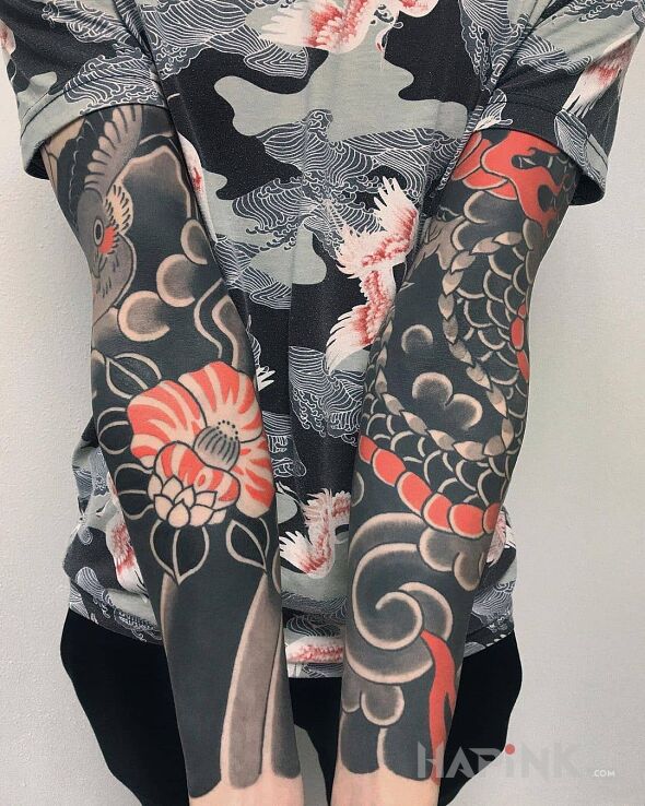 Tattoo Japoński styl na czarno in black and gray motif and japanese / irezumi style on the forearm