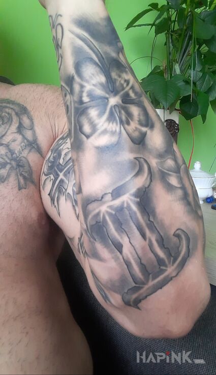 Tattoo Znak zodiaku in zodiac signs motif and graphic / illustrative style on the forearm