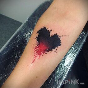 Tattoo Sloppy heart on the forearm motif: other style: graphic / illustrative
