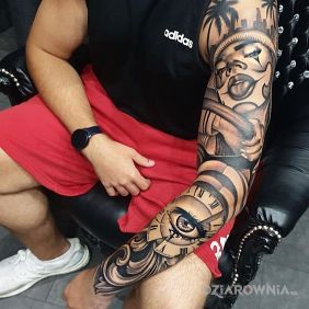 Tatuaż Dziewczyna pod palmami na przedramieniu motyw: rękawy styl: realistyczne