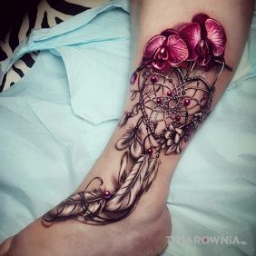 Tatuaż Śliczny łapacz snów przy kostce motyw: indiańskie styl: realistyczne