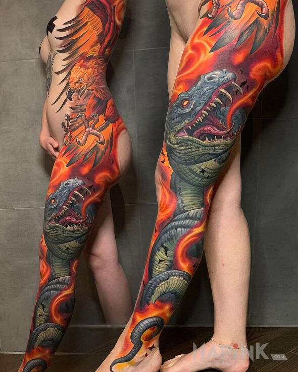 Tattoo Feniks kontra t-rex ? in animals motif and graphic / illustrative style on the stomach